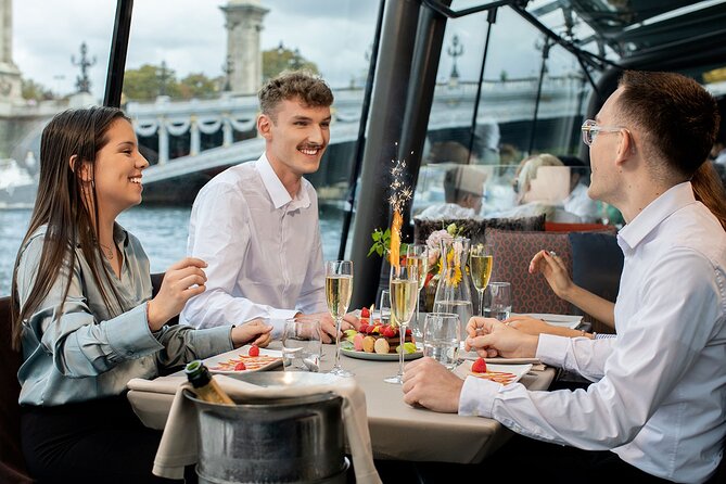Bateaux Parisiens Seine River Gourmet Lunch & Sightseeing Cruise - The gourmet lunch: what you order, what changes, and how it stays relaxed