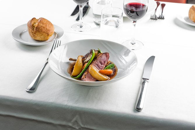 Bateaux Parisiens Seine River Gourmet Lunch & Sightseeing Cruise - Should you book Bateaux Parisiens for a gourmet lunch on the Seine?