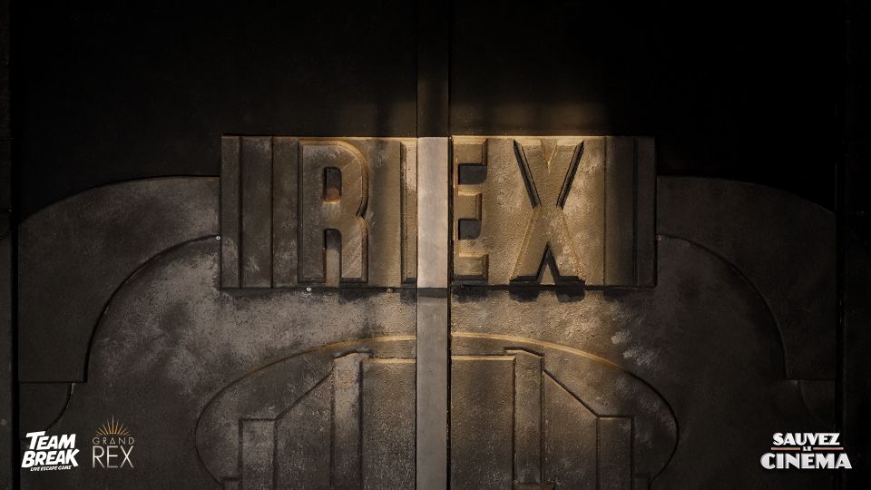 Behind the Scenes of the Grand Rex: 50-Minute Studio Tour - Step-by-step: touring film sets like a director, projectionist, or actor