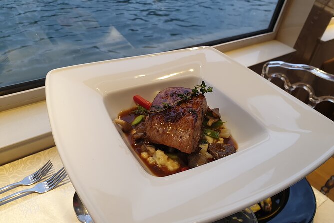 Dinner Cruise Prestige Check-out from the Eiffel Tower - Finding the Dock and Picking the Best Seat