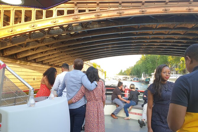 Dinner Cruise Prestige Check-out from the Eiffel Tower - Service Level and Pacing: Friendly, Sometimes Rushed