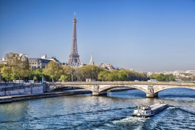 Eiffel Tower Summit Option with Seine River Cruise and City Tour - The Coach City Tour: Audio Commentary and a Lot of Icons
