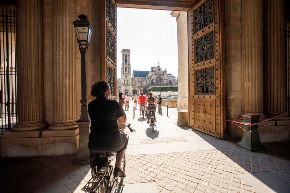 Electric Bike Tour of Paris’ Hidden Gems - Rain, cold, and what to wear (so you don’t hate the ride)