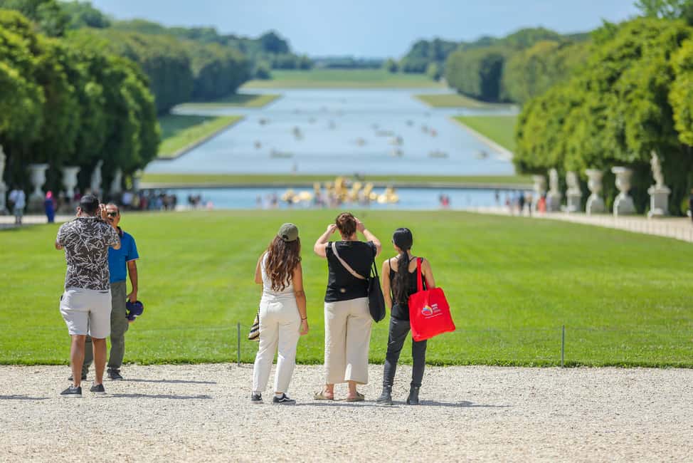 From Paris: Versailles Guided Tour with Skip-the-Line Entry - Gardens free time: how to make your walk count