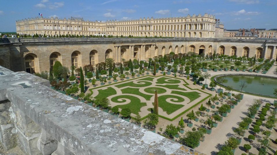 From Paris: Versailles Palace and Gardens Guided Experience - Pacing, Weather, and Comfort: What to Wear and How to Keep Your Sanity