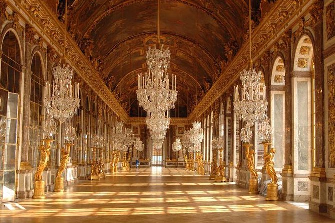 From Paris: Versailles Palace Guided Tour with Gardens Access - The coach from Paris is the hidden win