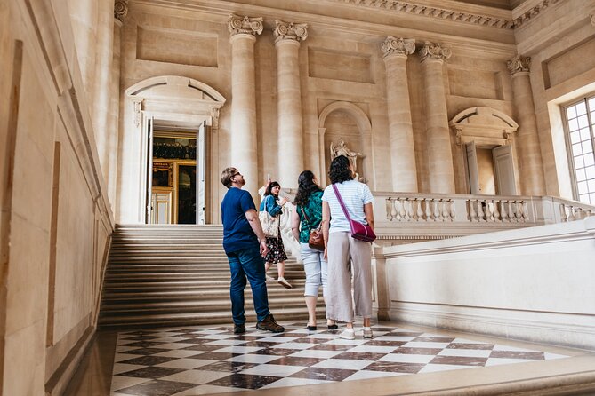 From Paris: Versailles Palace Live Tour with Gardens Access - Versailles Palace by bus from Paris: the value of being delivered to the gate