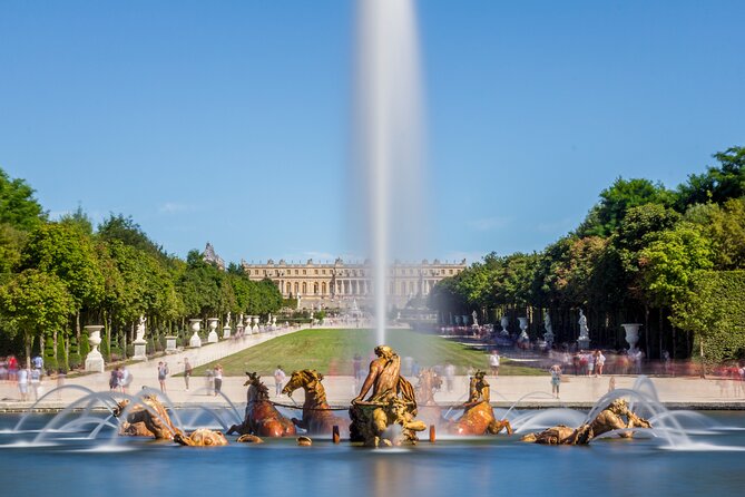 From Paris: Versailles Palace Live Tour with Gardens Access - Price and value: what $114.88 is really paying for