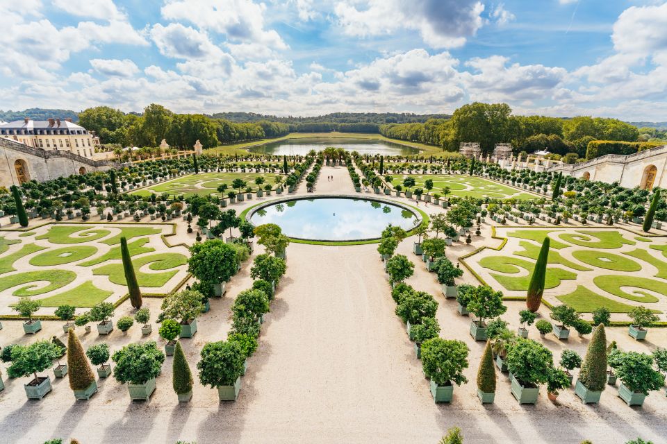 From Paris: Versailles Skip-the-Line Tour & Gardens Access - Gardens time: using free space wisely (and smartly)