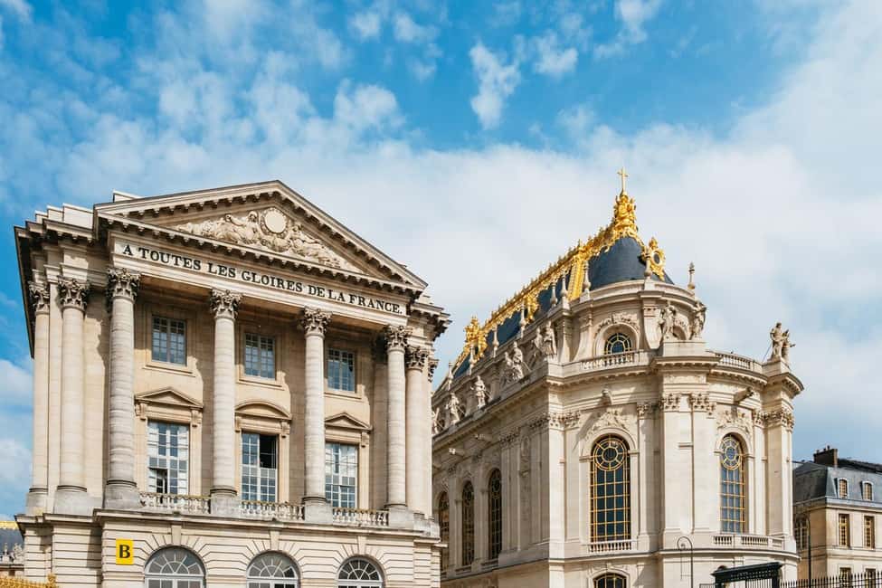 From Paris: Versailles Skip-the-Line Tour & Gardens Access - Getting to the bus at 62 Avenue de Suffren without stress