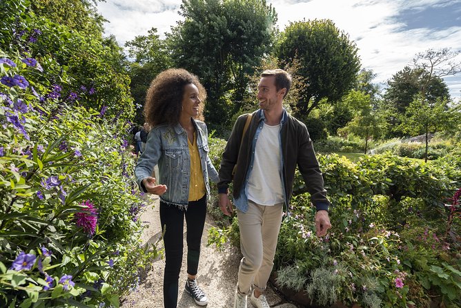 Giverny and Monet's House Half Day Trip from Paris Guide or Audio - Audio guide vs live guide: which option fits your style