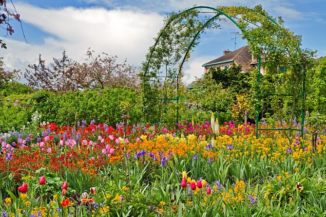 Giverny Monet’s Home and Gardens Half Day Tour from Paris - Self-guided audio app: how to use it well