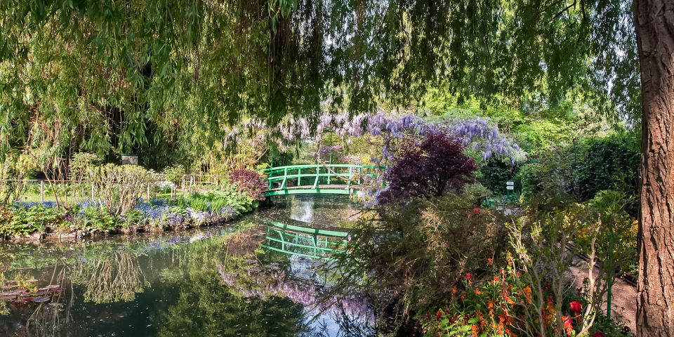 Giverny: Monet's House and Gardens Guided Tour - Best season and smart timing for a better experience