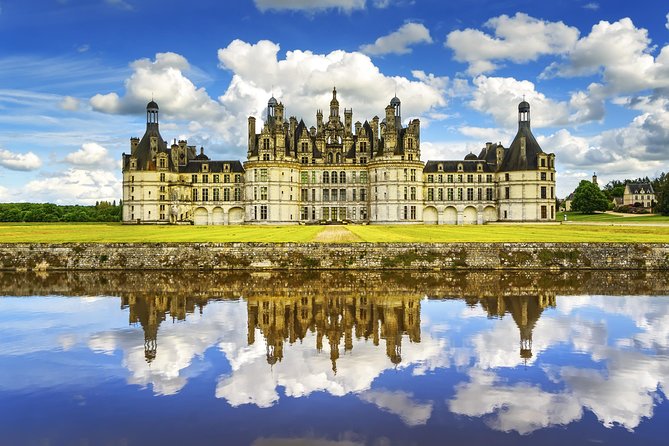 Loire Valley Wine and Castles Small-Group Day Trip from Paris - Key highlights at a glance