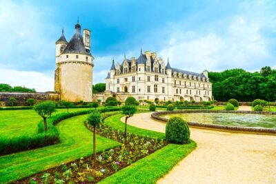 Loire Valley Wine and Castles Small-Group Day Trip from Paris - The van reality: small-group comfort, but check your expectations