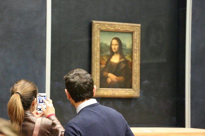 Louvre Museum Access Guided Tour with Mona Lisa - Sculptures You Can Spot from Across the Room