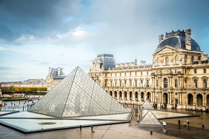Louvre Museum and Seine River Cruise Tickets by e-mail - Audio guide and app reality: what to prepare for before you get headphones on