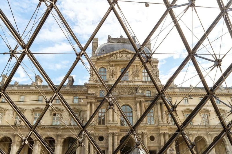 Louvre Museum: Skip-the-Line Small Group Guided Tour - Priority Entry at the Louvre Pyramid: What Skip-the-Line Really Means