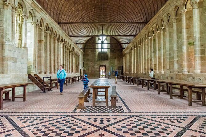 Mont Saint Michel Day Trip from Paris with English Speaking Guide - Lunch and snack strategy when food isn’t included