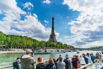Paris: 1-Hour Seine Cruise departing from the Eiffel Tower - How to find the right dock fast: Port de la Bourdonnais, Pontoon 3