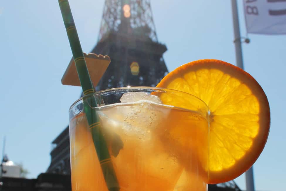 Paris: 1-Hour Sightseeing Cruise and 3-Course Bistro Dinner - Choose your order: dinner first or cruise first