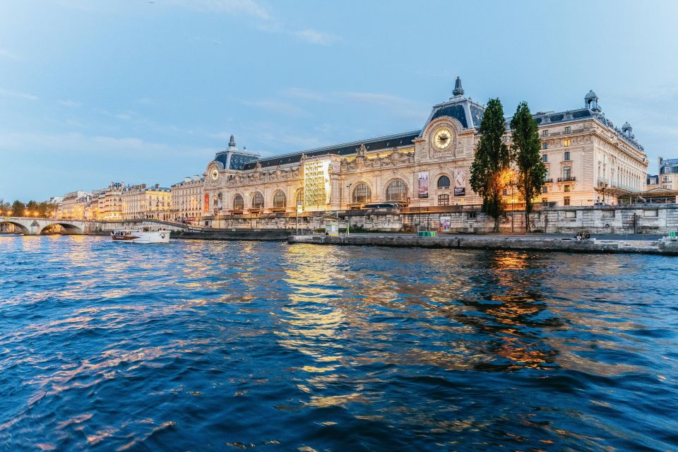 Paris: 3-Course-Dinner Cruise on the Seine with live music - Key things to know before you go