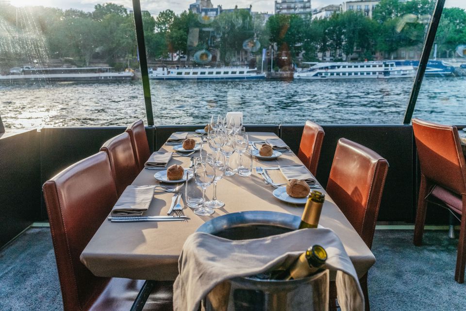 Paris: 3-Course-Dinner Cruise on the Seine with live music - The Seine sights you’ll pass: what to look for at each stretch