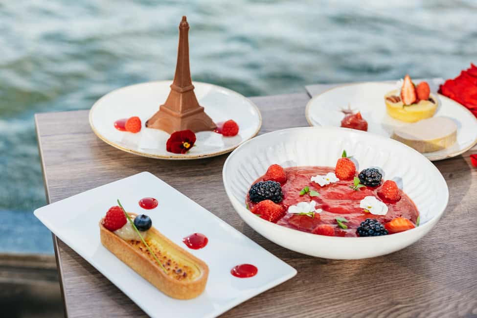 Paris : 3-Course Gourmet Dinner Cruise on Seine River - Key things to know before you go