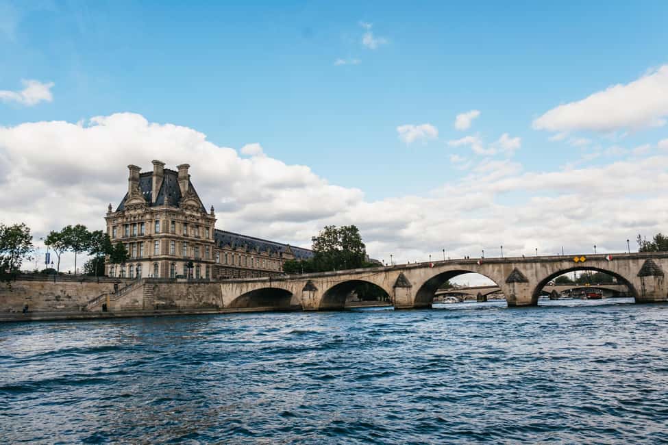 Paris : 3-Course Gourmet Dinner Cruise on Seine River - Should you book the Paris Seine 3-course dinner cruise?