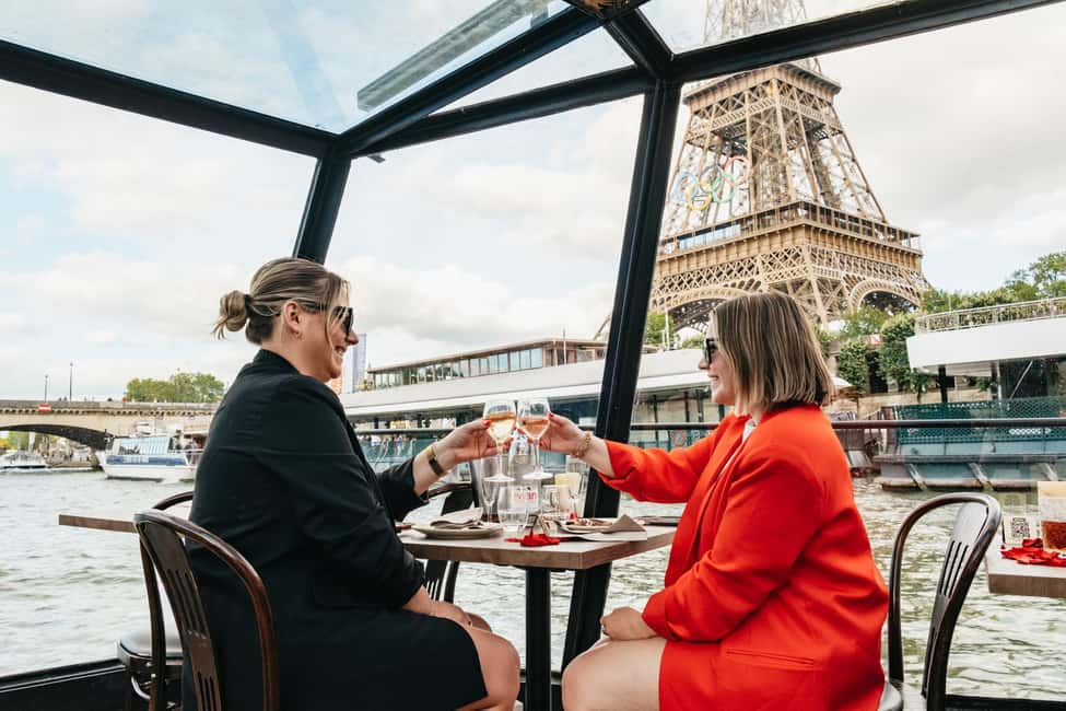 Paris : 3-Course Gourmet Dinner Cruise on Seine River - Live singing and onboard comfort: glass views, service levels, and the real atmosphere