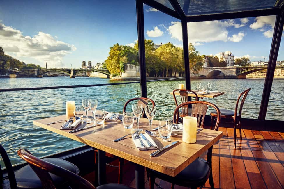 Paris: 3-Course Lunch Cruise on the River Seine - What the 3-course lunch feels like on board