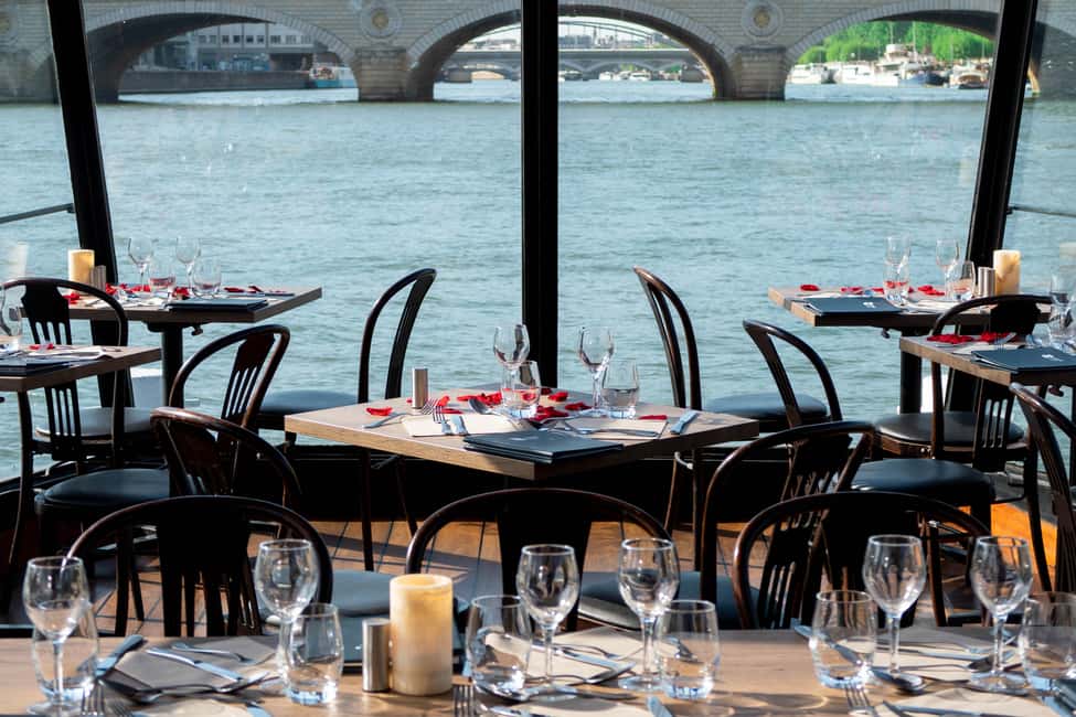 Paris: 3-Course Lunch Cruise on the River Seine - Service quality: friendly staff and the calm pace