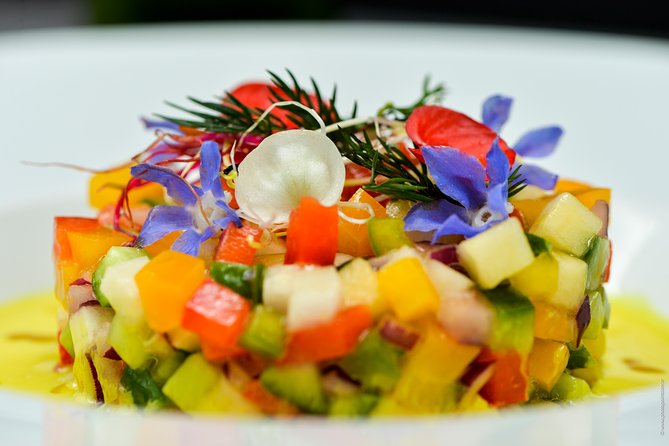 Paris 3-Courses Gourmet Dinner Seine River Cruise with Champagne - Live Music Options and the Mood It Creates