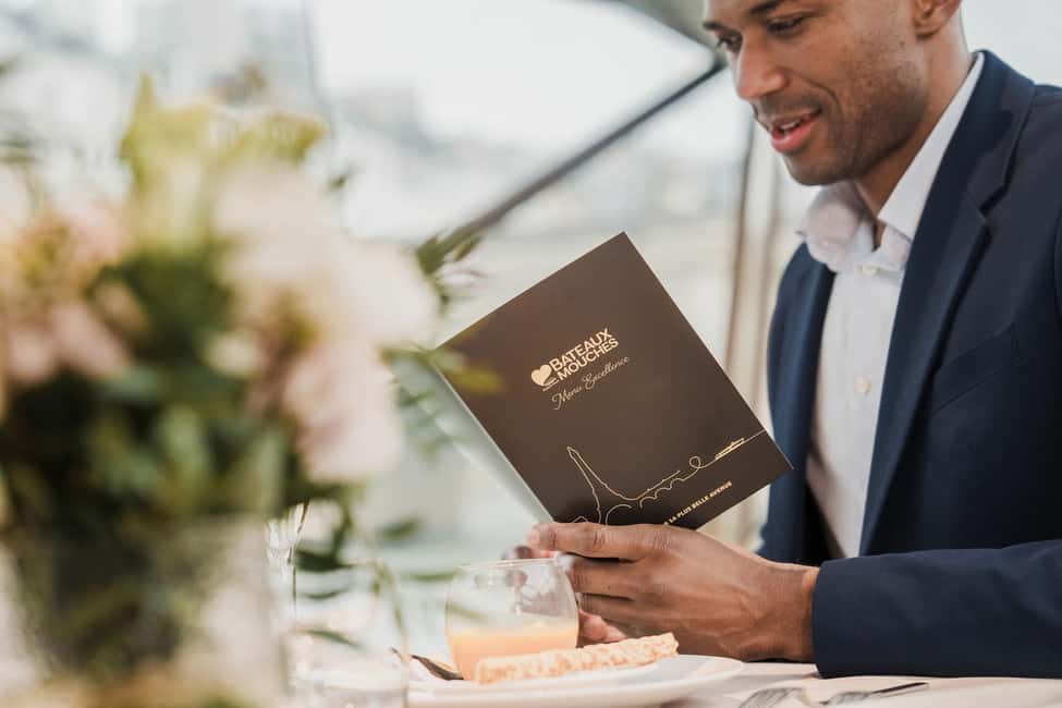 Paris: 4-Course Dinner Cruise on Seine River with Live Music - Port de la Conférence to Pont Alexandre III: Getting Started Without Stress