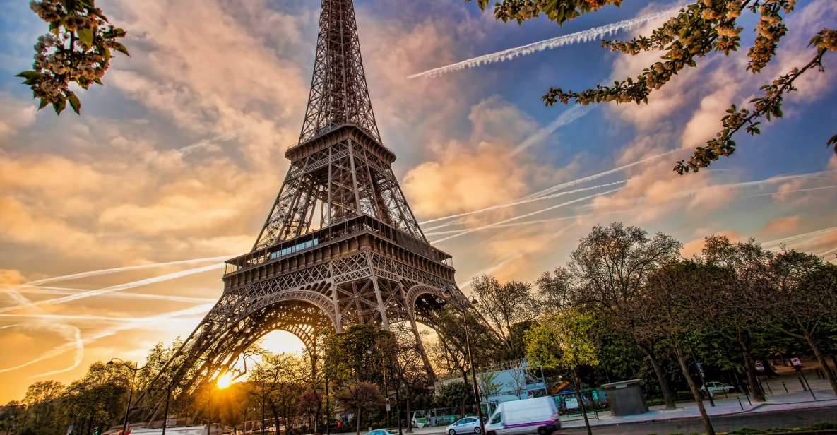 Paris: Access Eiffel Tower Summit or Second Level - Meeting point at Paris Lounge: don’t improvise