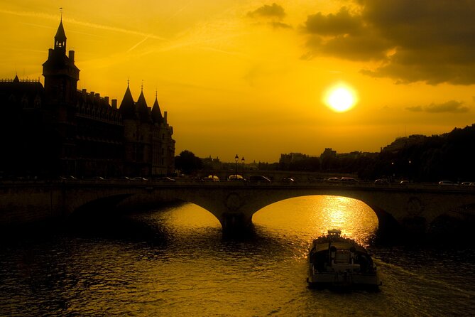Paris by Night Walking Tour: Ghosts, Mysteries and Legends - Hotel de la Conciergerie: Marie Antoinette’s Prison-Linked Stop