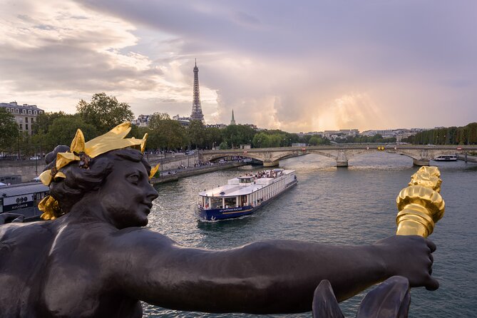 Paris Capitaine Fracasse 3 Course Seine River Dinner Cruise - Service, Atmosphere, and the Things That Can Go Right or Wrong