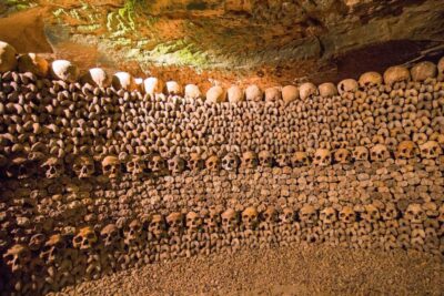 Paris: Catacombs Entry & Seine River Cruise with Audio Guide - What You’ll Face Underground: Steps, Narrow Tunnels, and the 14°C Reality