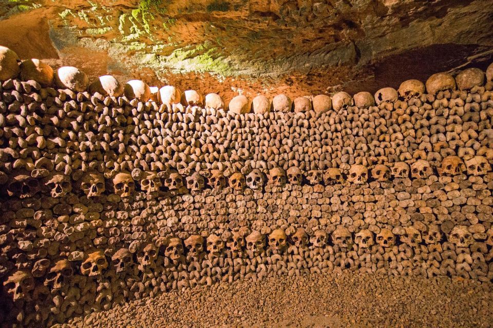 Paris: Catacombs Entry & Seine River Cruise with Audio Guide - What You’ll Face Underground: Steps, Narrow Tunnels, and the 14°C Reality