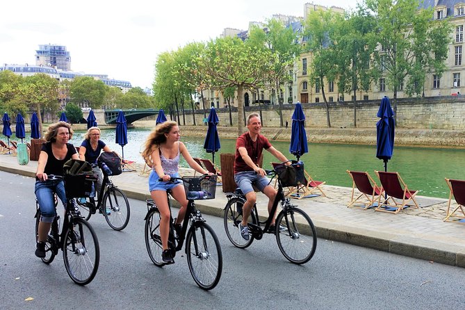 Paris: Charming Nooks and Crannies Bike Tour - Getting to 7 Place de l’Hôtel de Ville without stress