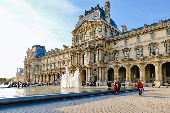 Paris City Center Free Walking Tour (Tip-Based) - Pont Saint-Michel and the wartime scars you can still spot