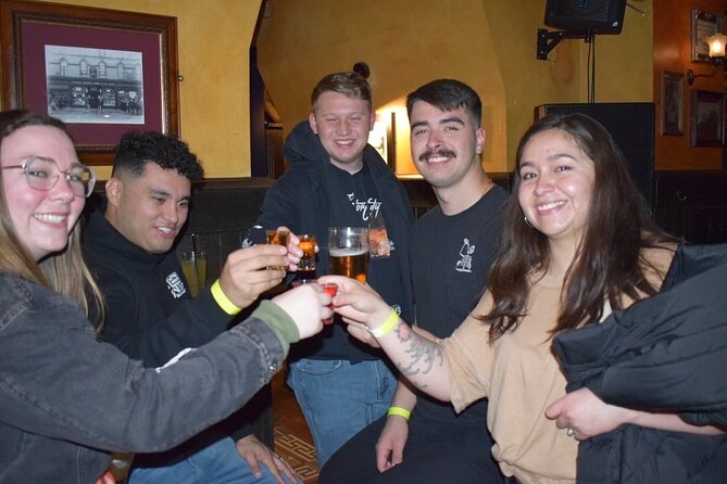 Paris: City Center Guided Pub Crawl with Shots & Club Entry - Club entry at the end: Café Oz Châtelet and what to watch for