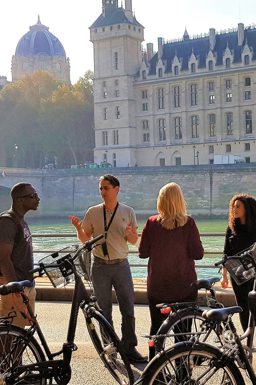Paris: City Treasures Bike Tour - Les Invalides and Marie Antoinette: When the Story Turns Dark