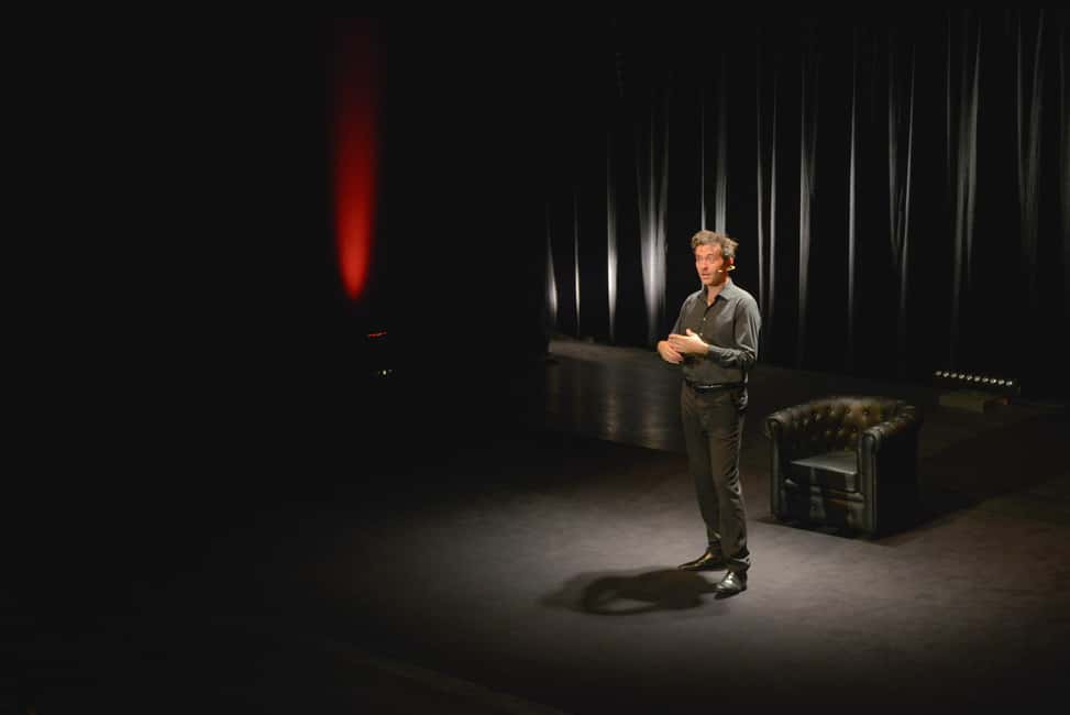 Paris: Comedy Show in English - How to Become a Parisian - Who Should Book This Paris Comedy Show in English?