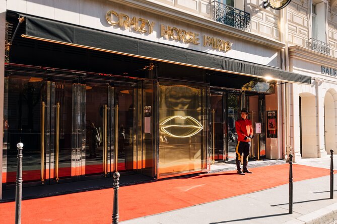 Paris: Crazy Horse Cabaret Show - First stop: arriving at Crazy Horse Paris on Avenue George V