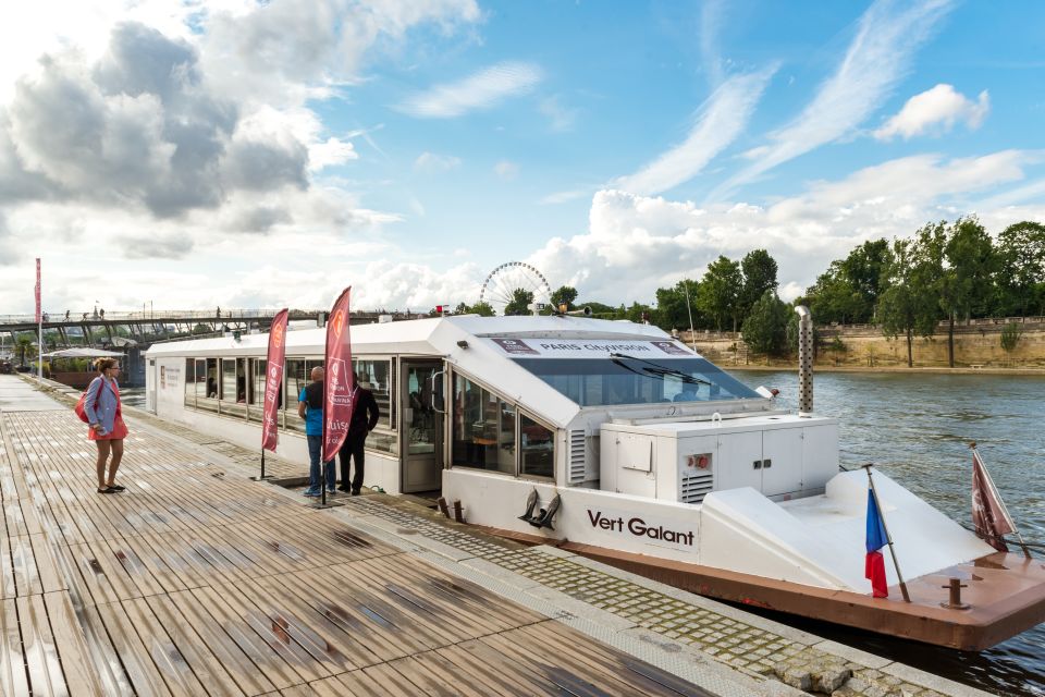 Paris: Early Evening Dinner Cruise on the River Seine - Drinks, Photos, and the Extras That Add Up