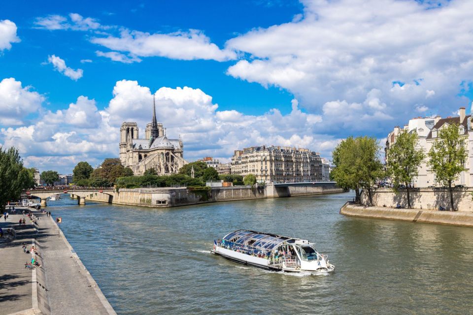 Paris: Eiffel Tower Access and Seine River Cruise - Route highlights: spotting Paris landmarks from the water