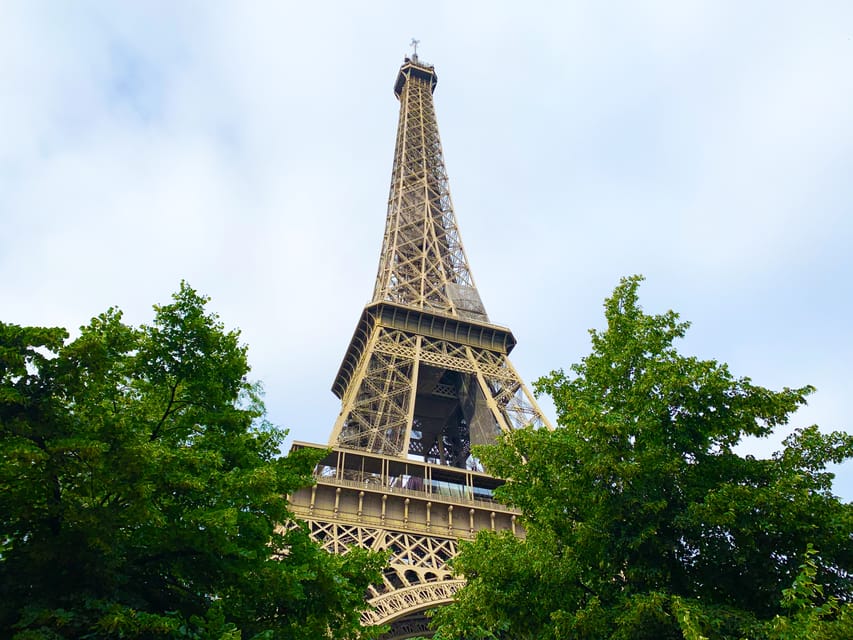 Paris: Eiffel Tower Elevator 2nd Level and Summit Access - Reserved elevator access: what you actually save