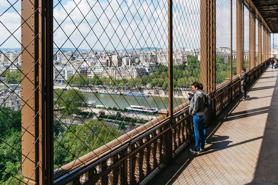 Paris: Eiffel Tower Fully Guided Tour with Summit Option - Key Things to Know Before You Go