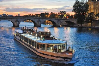 Paris en Scene 3 Course Seine River Dinner Cruise - The Boat Experience: Window Seats, Dinner Pace, and Onboard Atmosphere